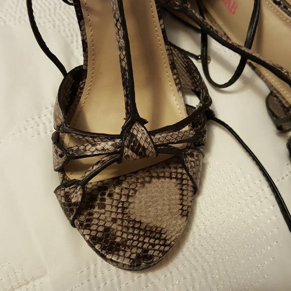 Heels - Picture 2 of 3